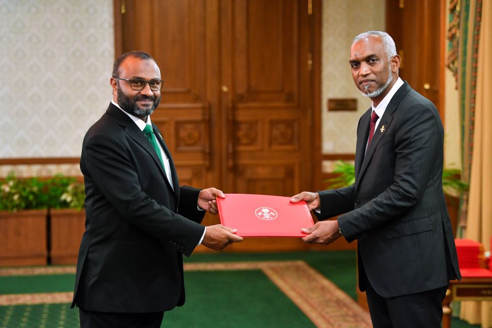 Masters haasilkuri imaamun PhD hadhan fahikohdhenee