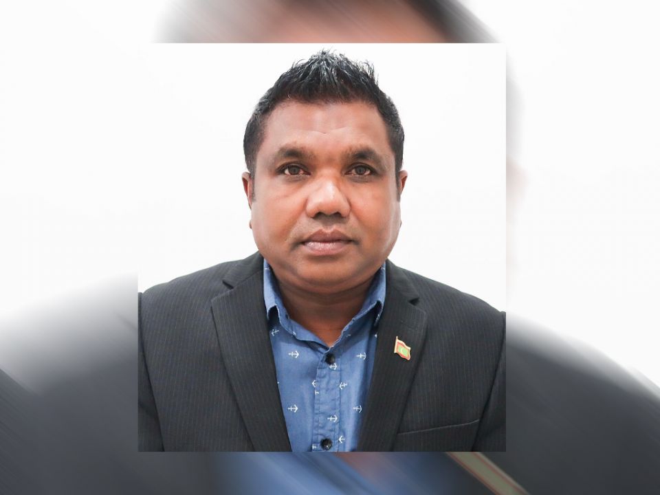 Dr.Abdulla Ibrahim PNC ge senete in isthiufaa dhehvaifi