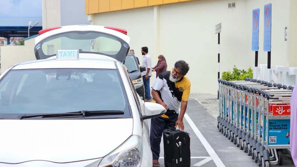 Aiport taxi que ge massalla hallu kurumah kamaabehey idhaaraathakun masahkaiy fashaifi