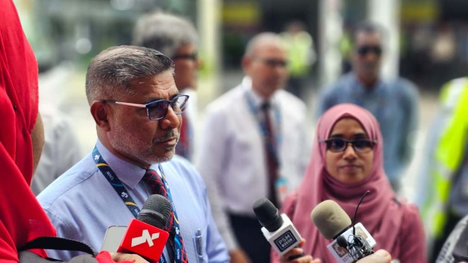 Velana Airport ge domestic terminal ah taxi gai dheveygoi hedhun