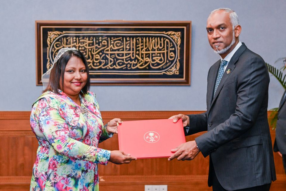 Rajjeyge furathama anhen foreign secretary akah Inaya 