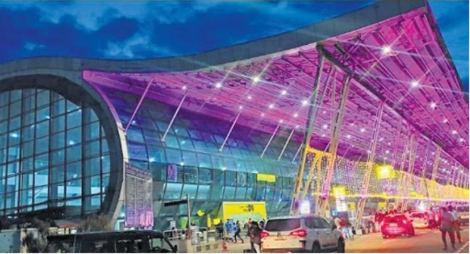 Trivandrum airport gei adumadu kuran boarding ah govun huttaalanee