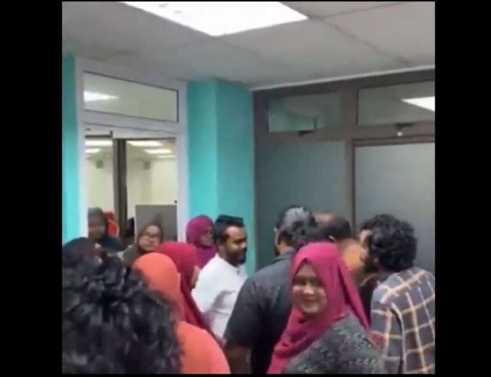 PNC/PPM rejects candidacies, protesters gather at party office
