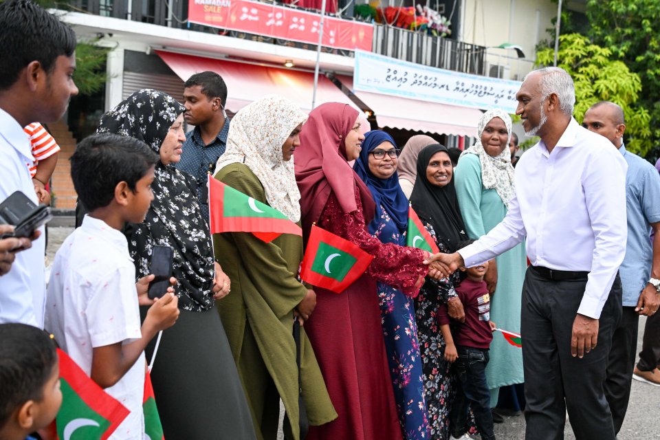 President pledges to transform Thinadhoo into a fully realised urban center
