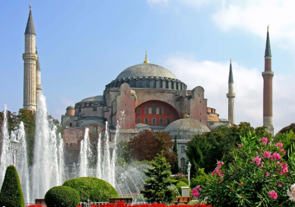 Hagia Sophia, balaalan jehey dhuniey ge bodu eh aasaaree binaa