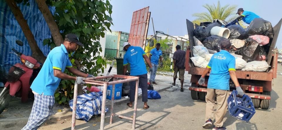 Male' City cleanup continues, 22 tons of waste thrown in 4 hours last night