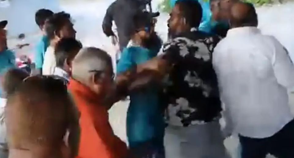 Maamendhoo hama nujehun: MDP in bunee furathamah hamalaa dhinee Nareesh kamah 