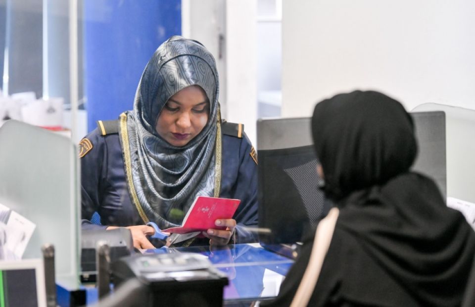 Iyye ekani ves immigrationun 1,069 work visa dhookohfaivey!