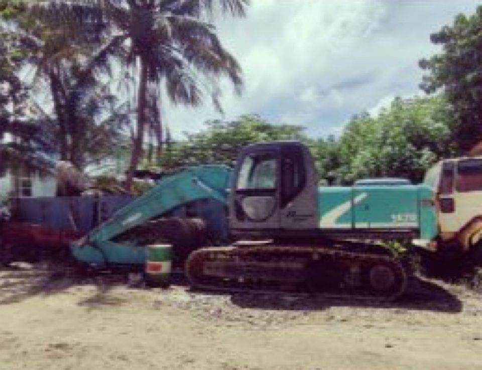 Thilafusheega oiy excavator ehge veriaku hoadhanee 