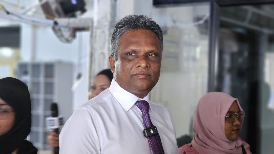 Sarukaaruge hurihaa vagutheh huskohggen ves Male' ge gedhoruveri kamuge massala ah hallu hoadhaa dhinumah Azim govaalavvaifi 