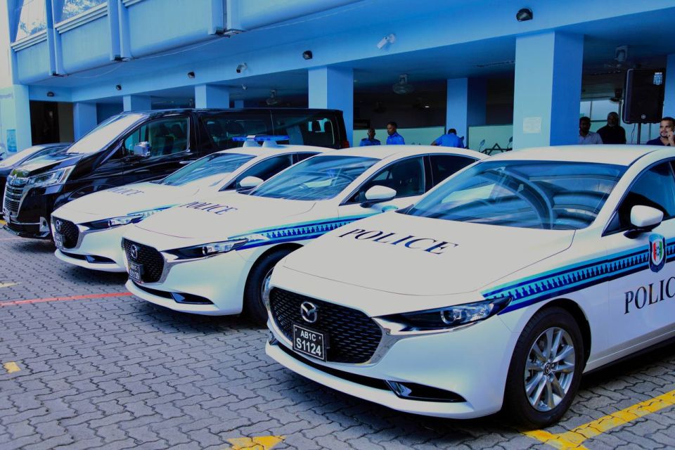 Japan in Dhivehi fuluhunnah 54 police car aai 4 van hadhiyaa koffi 