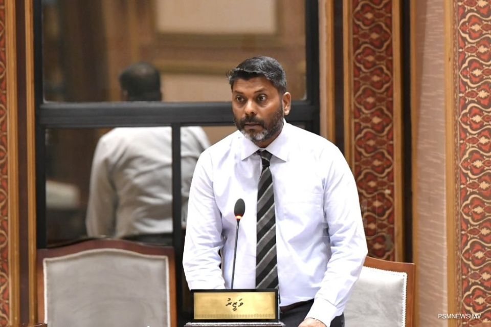 Raajjeyge ehvvana kulhivaruge gothugai football alun hadhaanan: Minister Raafiu 