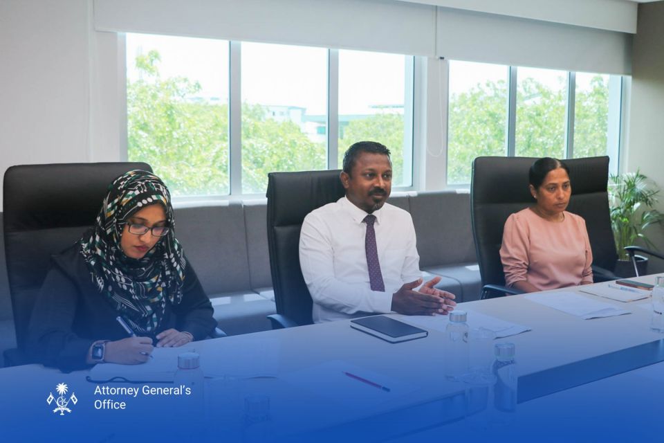 Dhaulathah gellifaivaa faisaa hoadhan 3 vuzaaraa'akun mashvaraa kohffi