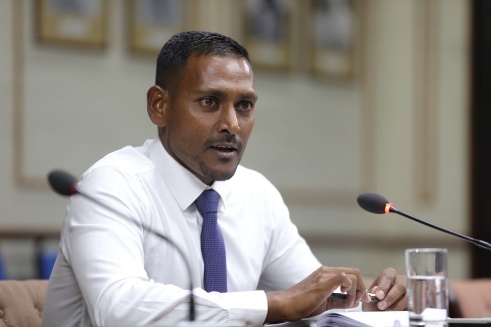 Raees office aa dhekolhah ICOM in PG ah hushaelhi massala fuluhan hushalhaifi 