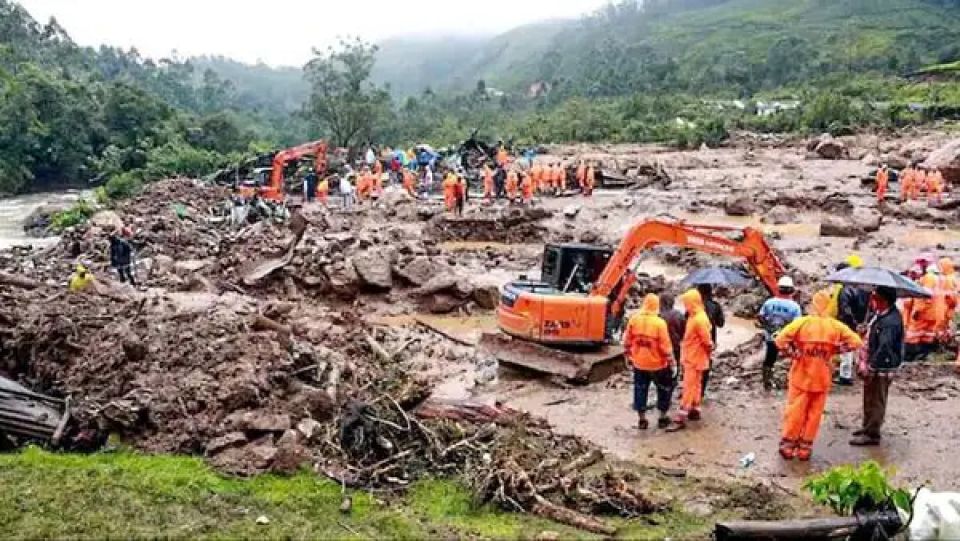 Kerala ah varah vissaara, eki haadhisaathakgai 123 meehaku maruvejje