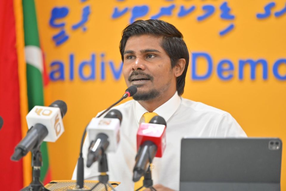 Court amurehge dhashun Yasir aai Mookey ge electronic saamaanu gengosfi