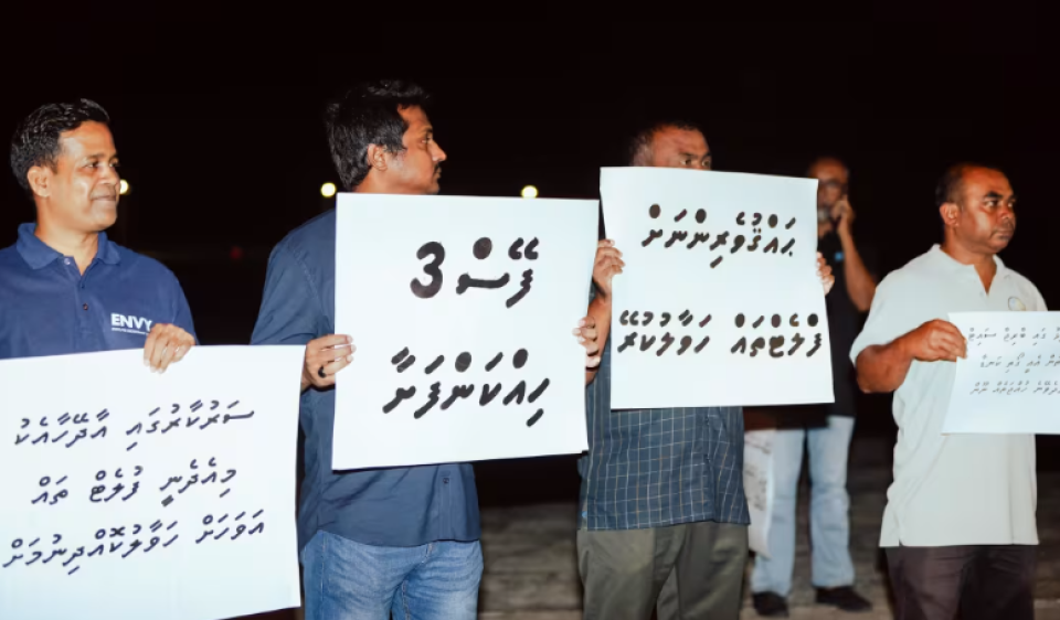 Flat aa goathi dhinun lasvaathee anehkkaa ves ihuthijaaju kohffi