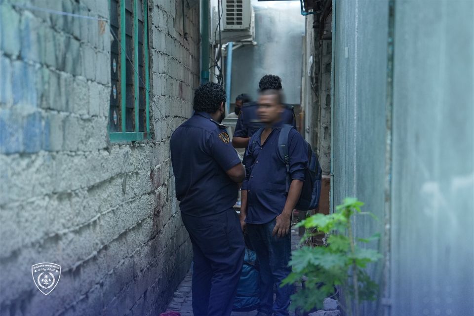 Aammu salaamathah huras elhey gothah ulhemun dhiya 5 bidheysee aku immigration ge belumuge dhashah!