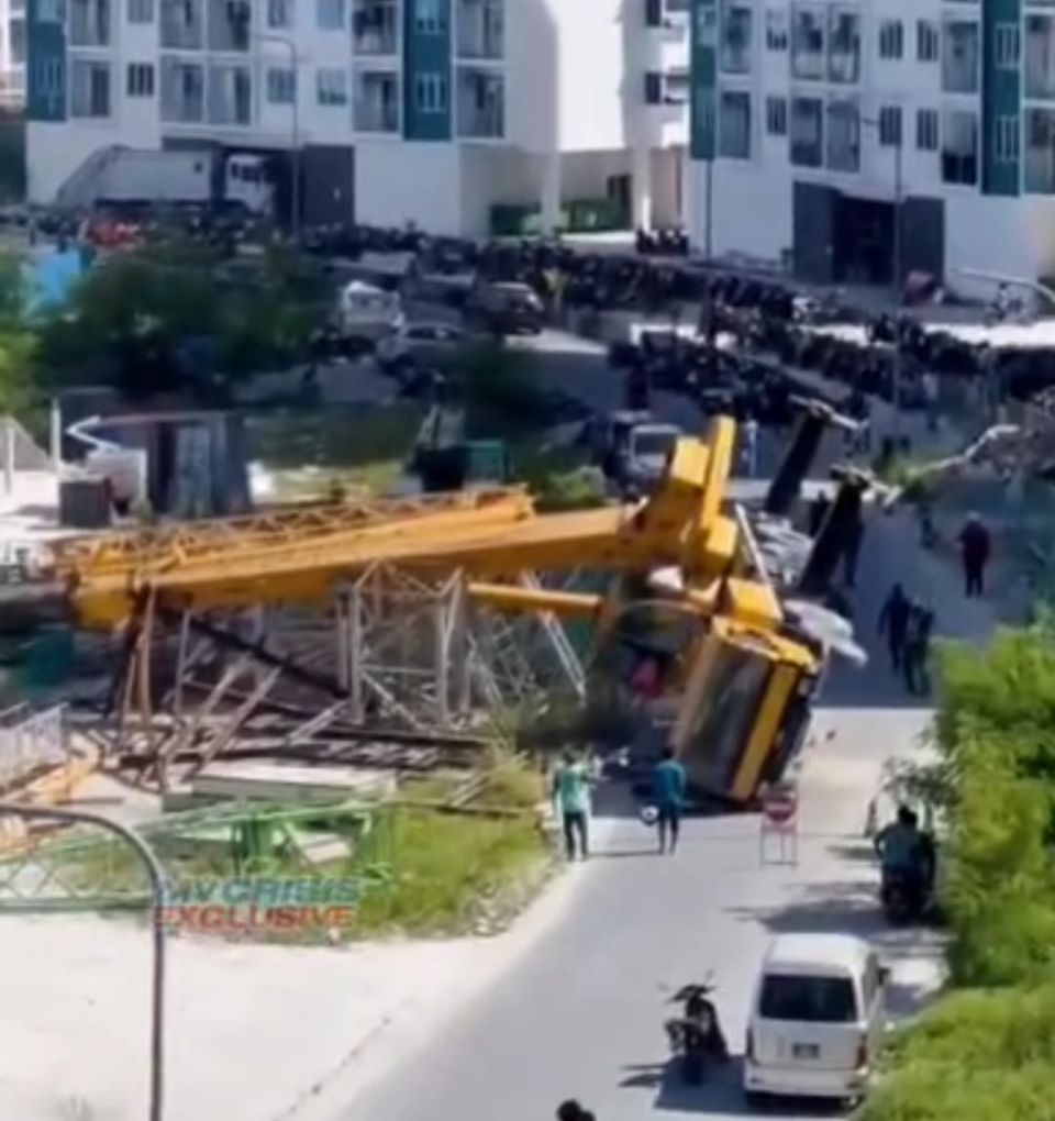 Hulhumale' phase 2 gai bodu crane eh furolhaalaifi 