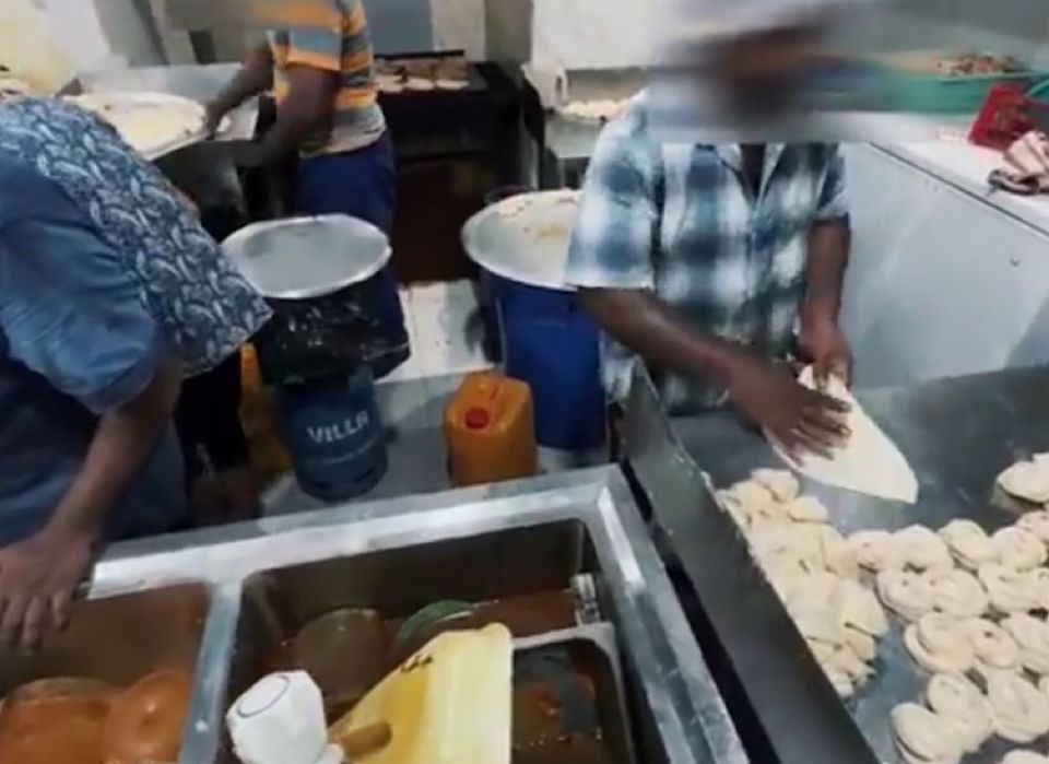 Hulhumale' gai hingamun dhiya 6 cafe eh balaa faas koh 16 bidheysee aku immigration ge belumuge dhashah 