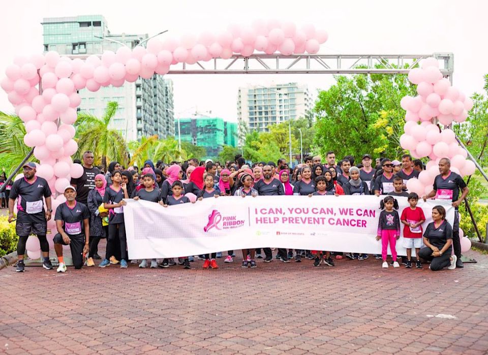 Cancer ah heyluntherikuran baavvaa 'pink ribbon run walk' ah BML in dhe lakka rufiyaa hadhiyaakoffi 