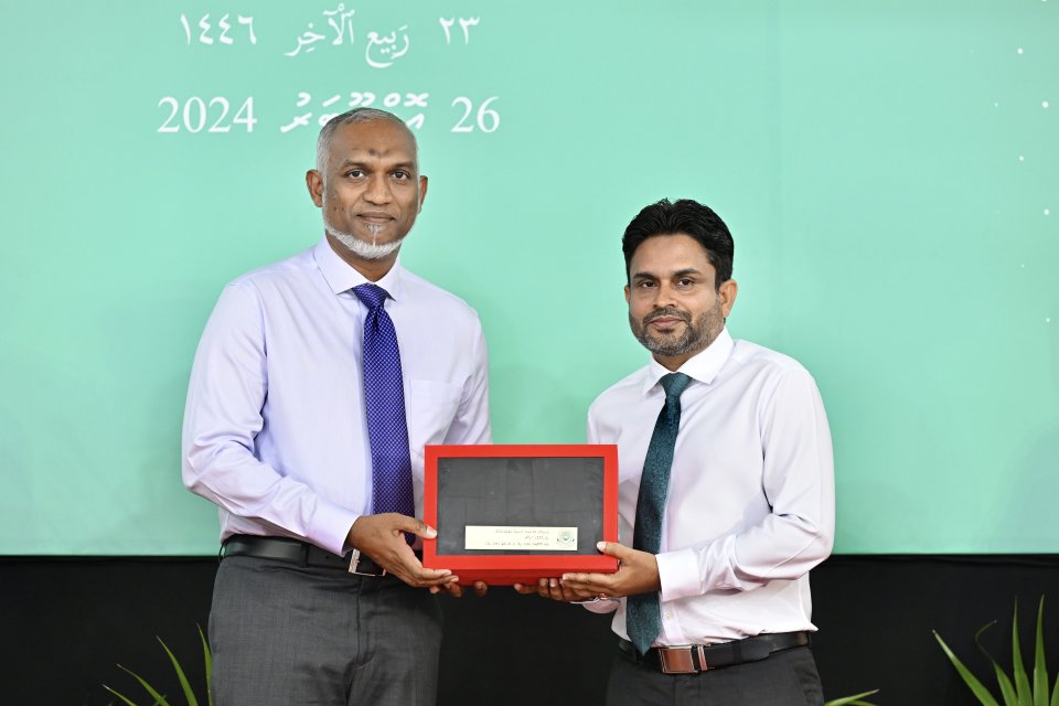 President accepts the judges’ gown honouring the legacy of his father