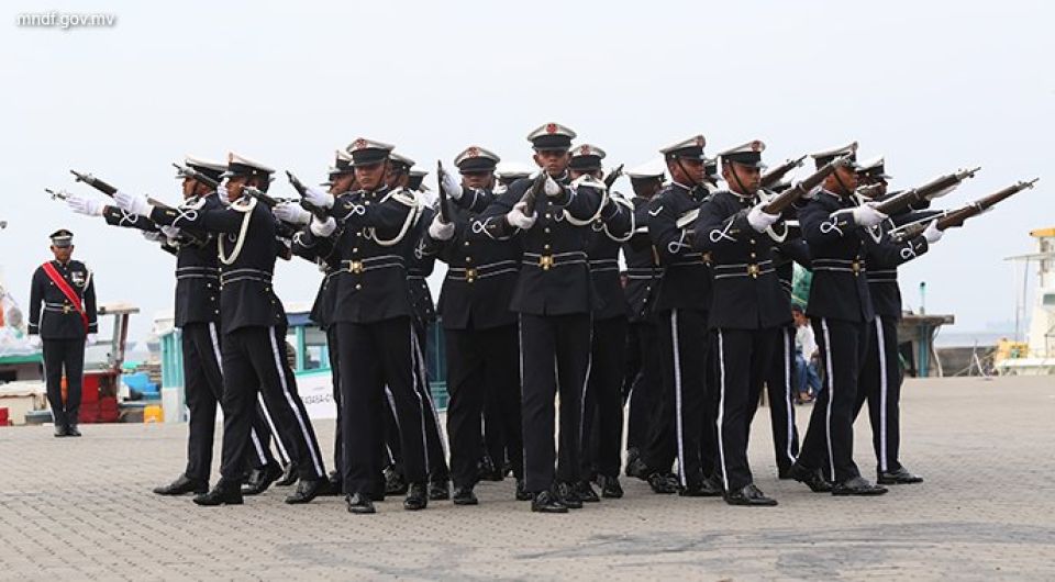 Nasru ge dhuvahaa gulhigen MNDF in kuriah gendhaa military display miadhu haveeru jumhooree maidhaanugai 