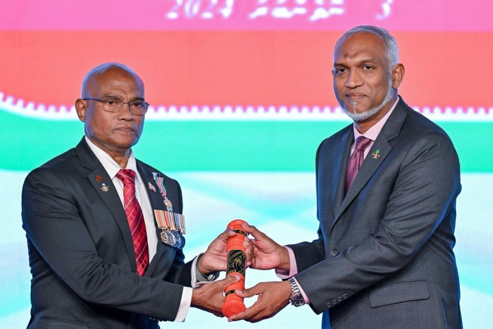 Kureege defence minister Moosa Ali Jaleel ah Nishaan izzaiy aruvaifi