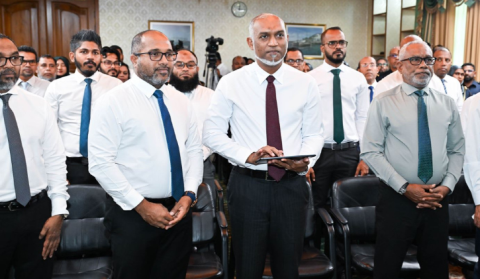 ID card aai passport ge hidhumah mulhi raajje ah fulhaa kurumuge mashroou raees ifthithaahu koh dhehvaifi