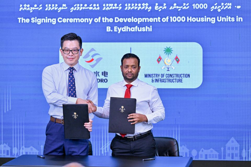 Eydhafusheegai 1000 flat alhan China ge kunfunyakaa havaalukoffi 