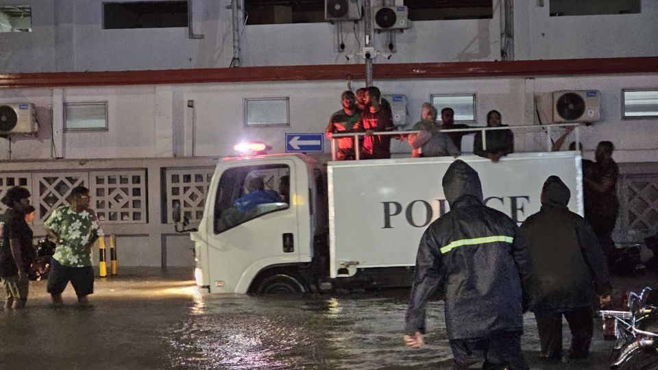 Male ah kuri vissaara: 10,000 eh ahaa ton ge fen beyrukoffi