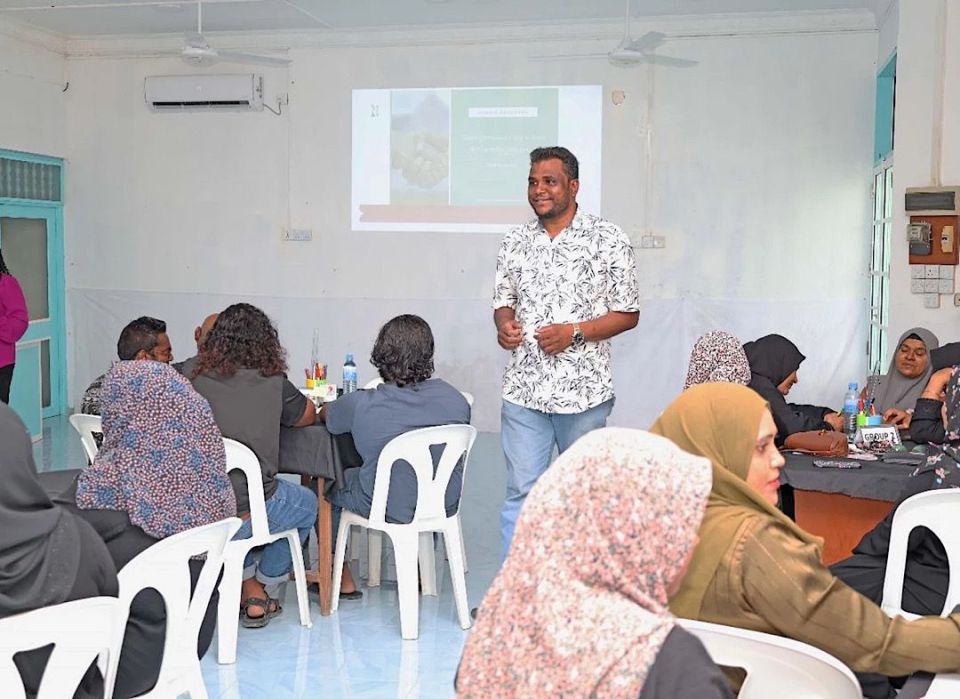 Inactive vefaivaa 55 madhanee jamiyyaa eh active kurumah ithuru furusatheh dhenee 