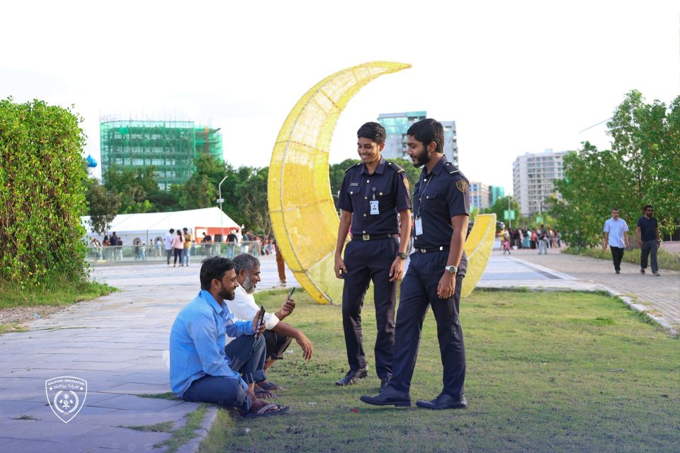 Bidheyseenge maaraamaareethah ithuruve, aanmun ehvve ulhey sarahahdhuthah monitor kuran fashaifi 