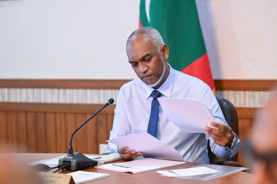 Mi mahun feshigen siyaasee muvazzafunge musaarain 10 percent unikuran fashaifi