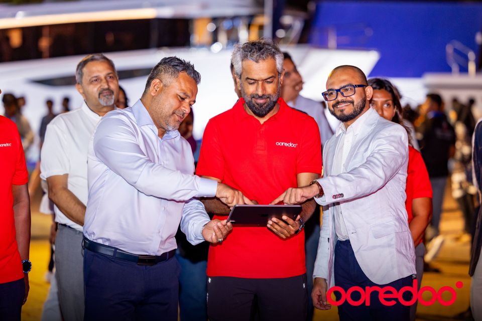 e-Sim smartwatch ga beynun kurevey hidhumaiy furathama faharah Raajje ah