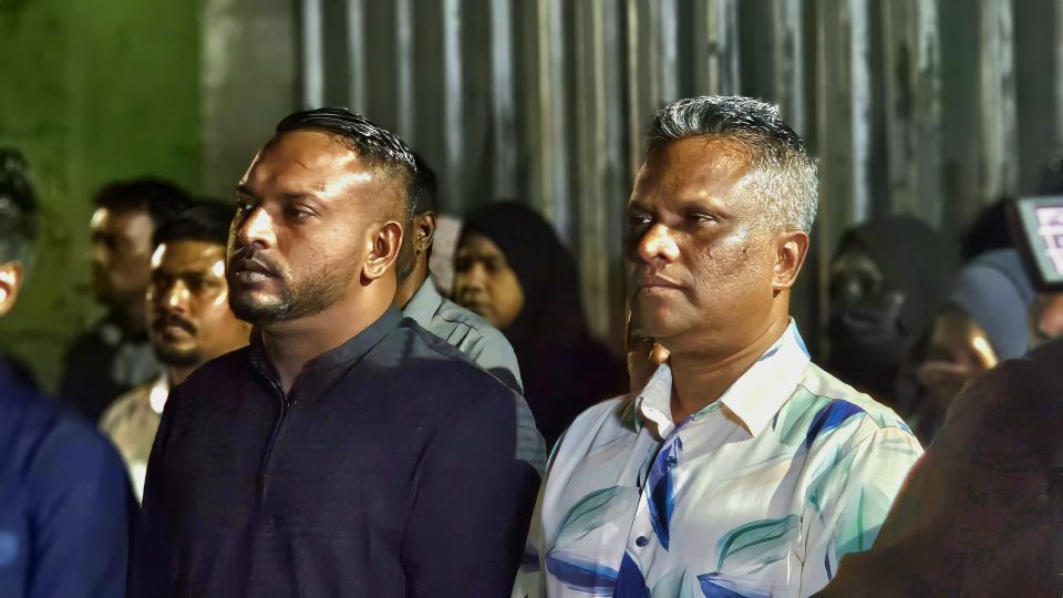 Gellunee kureege liyekiyunthah, fahuge muhinmu liyekiyun ebahuri: Azim