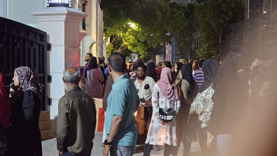 Maadhamaa in feshigen mascase bahan ithuru thanthan hamajassanee