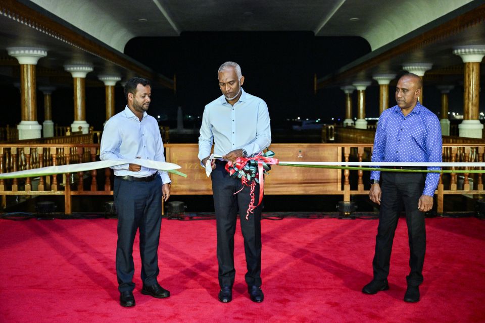 Izzuhdheen faalan Raees Muizzu alun hulhuvvaidhevvaifi 