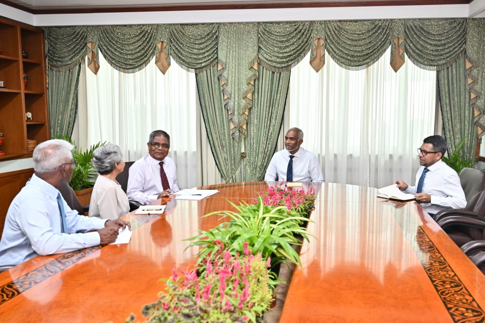 President meets the Maldives Senior Citizens Association