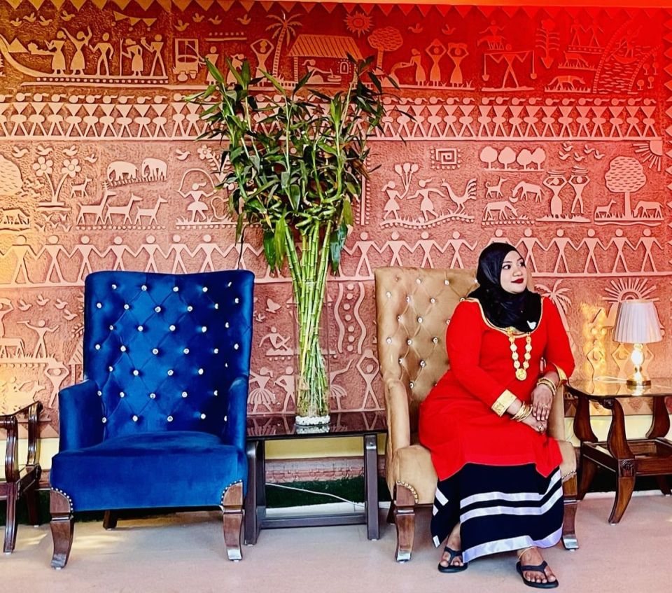 Aishath Hussain: Ehmme kuda irussure kavi massaikah thah kurumah Shauguveri vey
