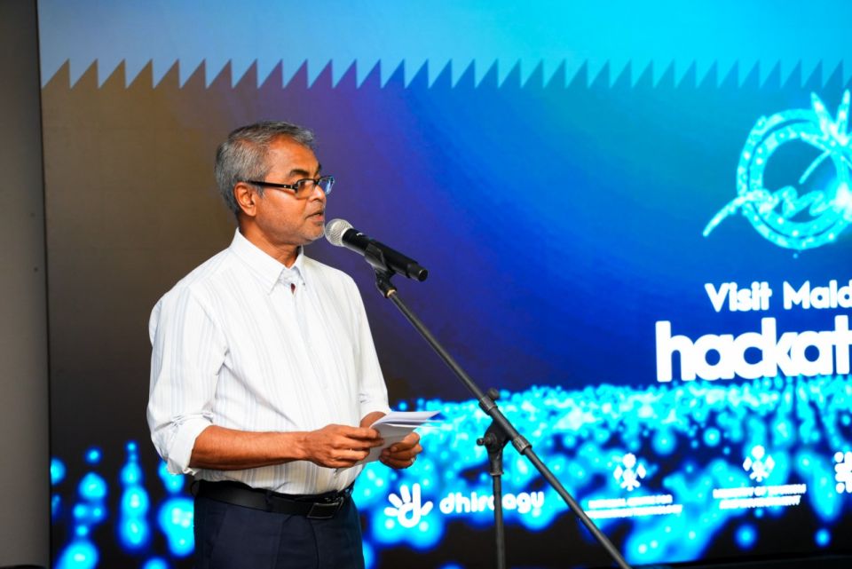 18 aharun matheege dhivehinnaai bainal aguvaamee faraihthakah amaazu koggen visit maldives hackathon eh baavvanee  