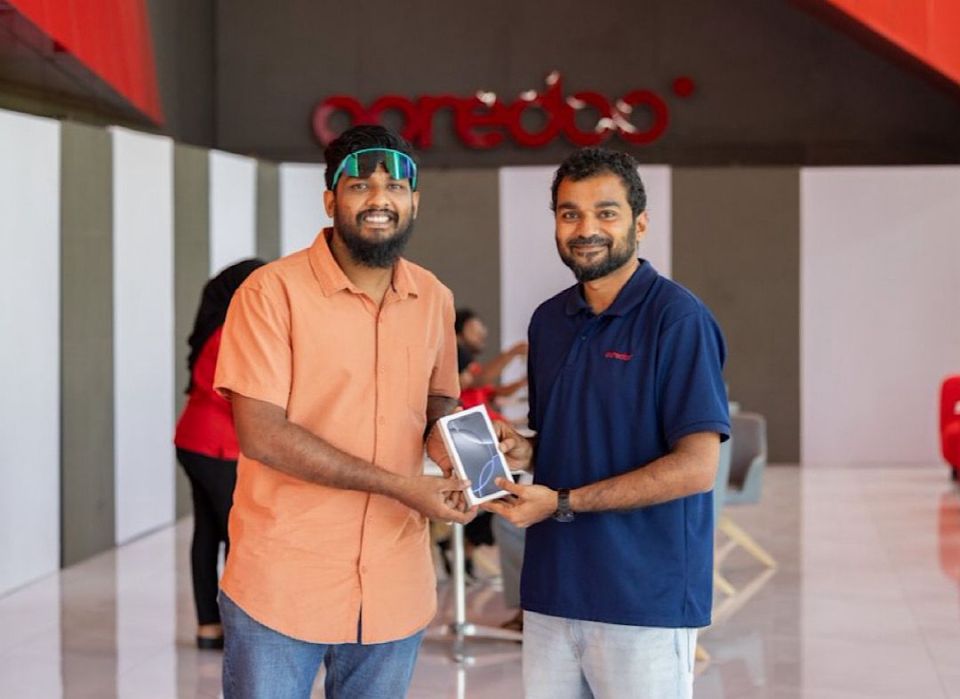 Ooredoo karaa felhun: Ahmed Nasif Umarah iphone 16 pro eh 