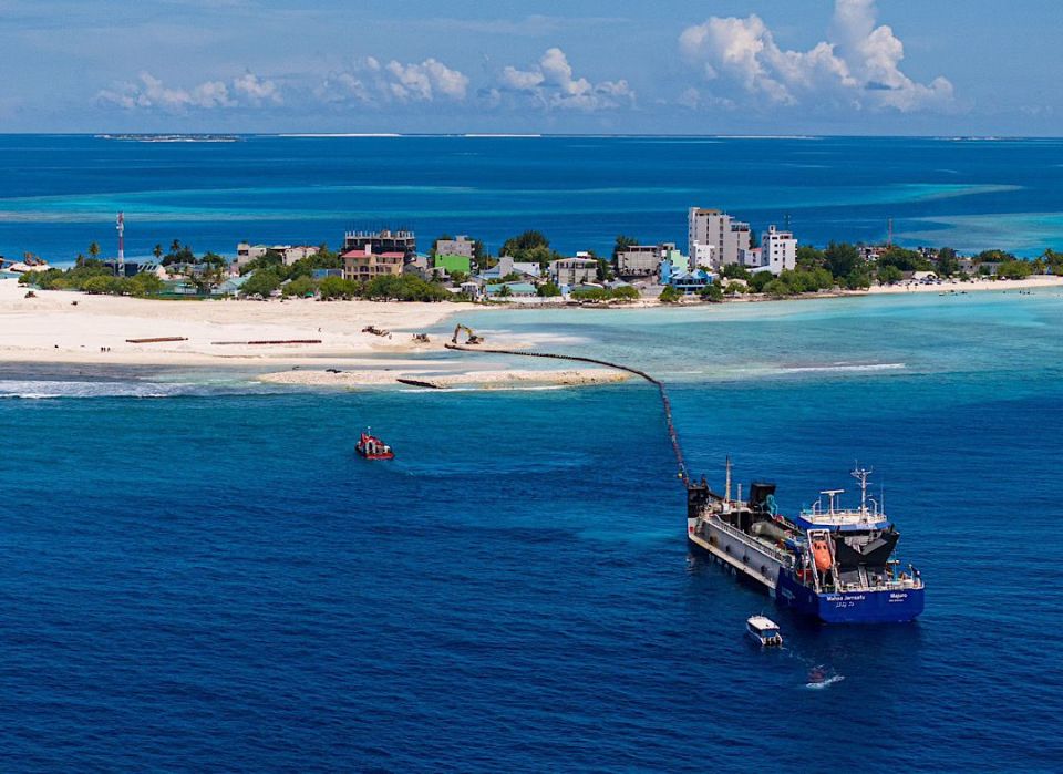 Amalee masaihkaih feshithaa 28 dhuvas therey Gulheege 80 insahtha bin hikkaifi 