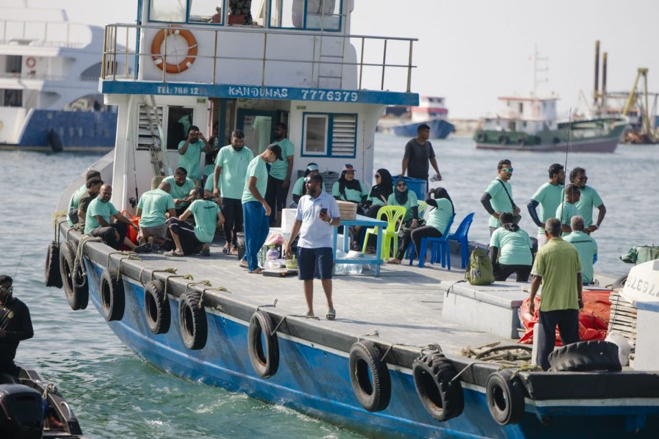 60 ah vure gina team aai eku ehmme foari gadha mass race maadhamaa rey Hulhumale' gai!