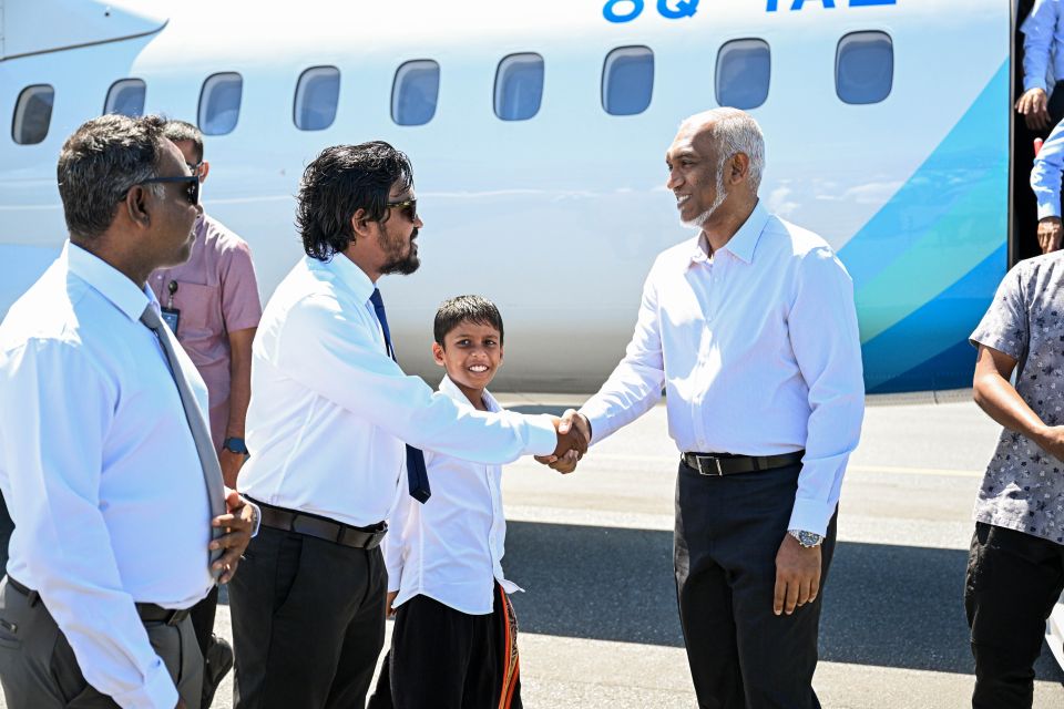 Raees, Muli Airport rasmeekoh hulhuvaidhevvaifi