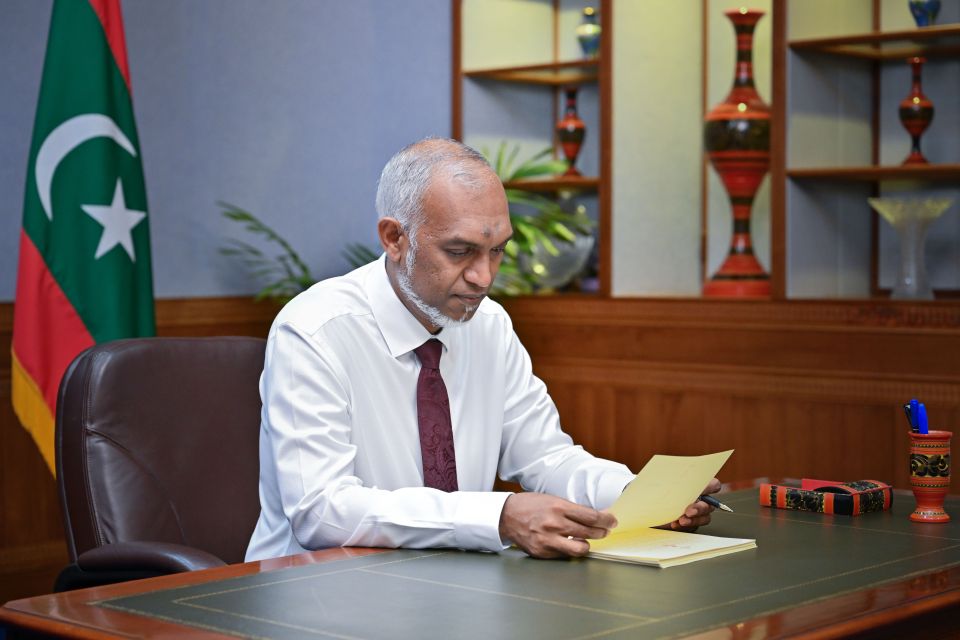 Umraanee tharaggeege masakkathaiythah ithurah harudhanaa kuran raees aa kunfunyeh ufahdhavaifi 