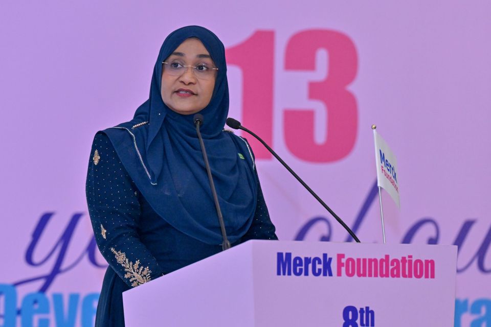 Dhivehi doctorunnah dharimaivumuge faruvaa aai gulhey thamreenu scholorshipthakeh dhenee
