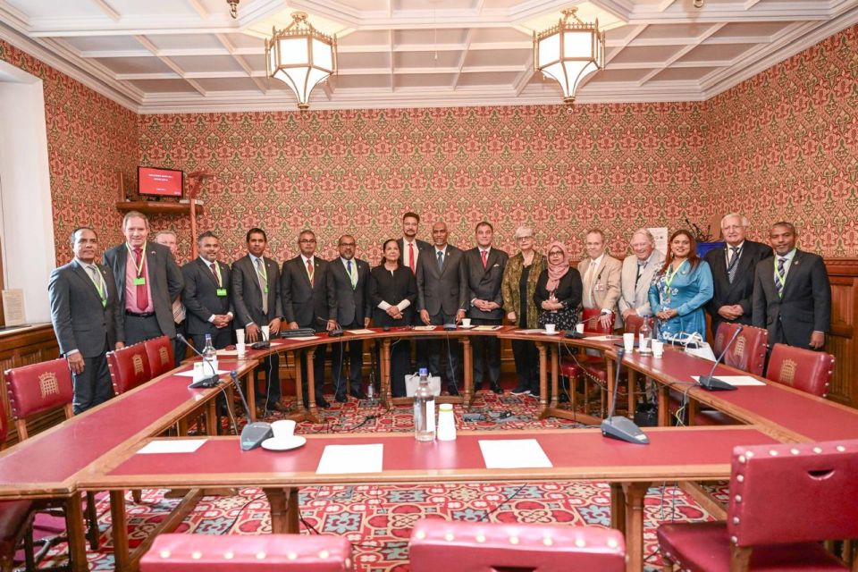 UK aai Raajjeyge gaanoonu hadhaa majileehuge memberunnaai raees bahdhalu kuravvaifi 