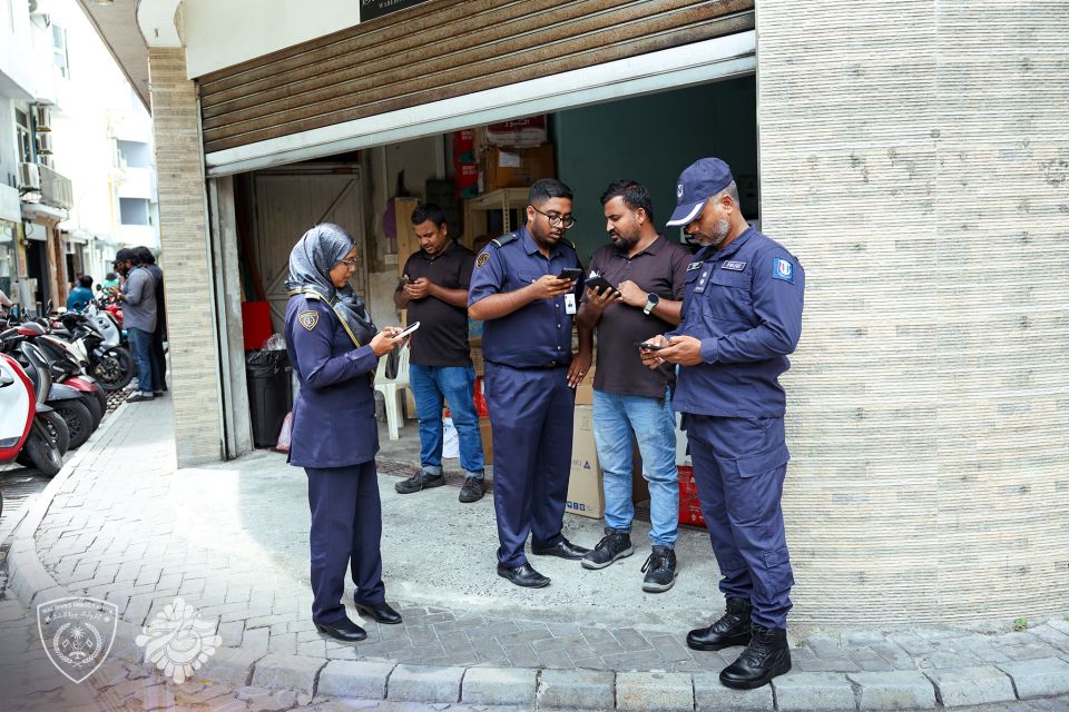 57 bidheyseen faaskoh. nugavaaidhun ulhunu 9 meehaku immigrationge belumuge dhashah gengosfi 