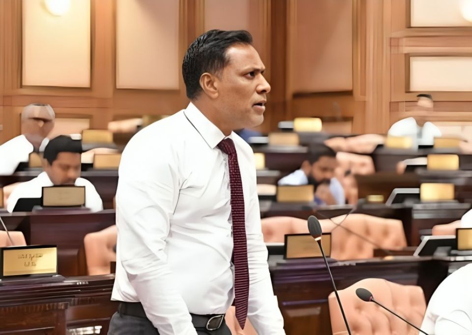 Male' aai rah rashuge viyafaari thakuge current aai fenuge agu thafaathu vumaa gulhigen majileehah qaraareh husha'halhaifi